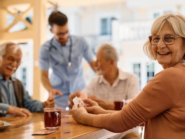 6 Supportive Ways to Help a Loved One Transition to the Assisted Living Lifestyle 